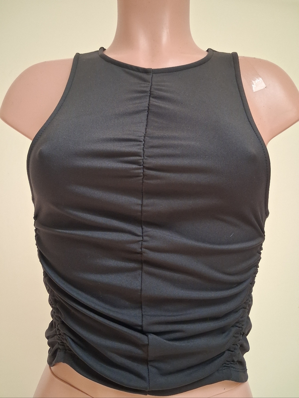 Forever 21 Black Ruched Sleeveless Crop Top Stretch Fitted Tank Women’s Stylish